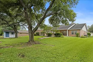 159 Charles St, La Grange, TX 78945 - Photo 9