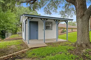 159 Charles St, La Grange, TX 78945 - Photo 11