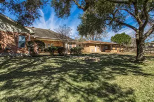 159 Charles St, La Grange, TX 78945 - Photo 3