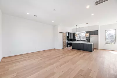 2318 Mills Street, Houston, TX 77026 - Photo 9