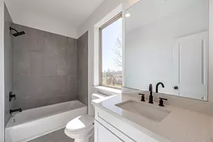 2318 Mills St, Houston, TX 77026 - Photo 43