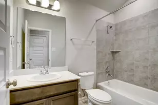 2110 Cherryvale Dr, Tomball, TX 77375 - Photo 3