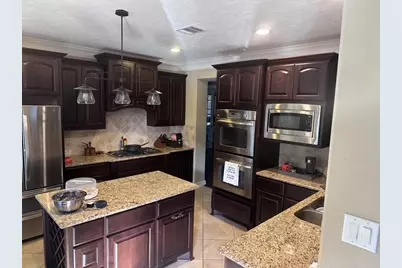 2122 Belcara View, League City, TX 77573 - Photo 5