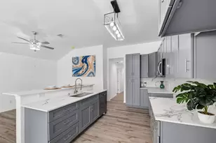 7725 Hoffman St, Houston, TX 77016 - Photo 33