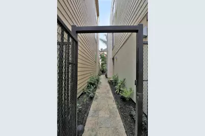 723 Reinerman, Houston, TX 77007 - Photo 3