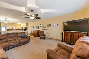 411 Sailfish St, Freeport, TX 77541 - Photo 15