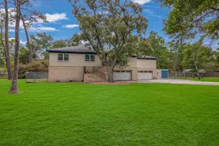 1010 Rosewood Dr, Dickinson, TX 77539 - Photo 1