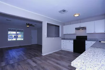 130 Bennett Drive, West Columbia, TX 77486 - Photo 5
