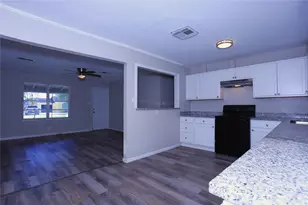 130 Bennett Dr, West Columbia, TX 77486 - Photo 5