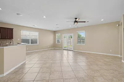 2875 Torano Circle, League City, TX 77573 - Photo 11