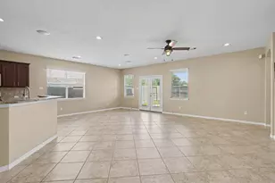 2875 Torano Cir, League City, TX 77573 - Photo 11
