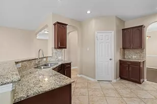 2875 Torano Cir, League City, TX 77573 - Photo 17