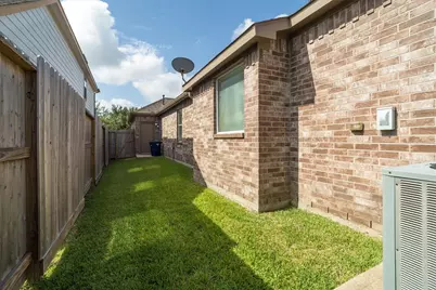 2875 Torano Circle, League City, TX 77573 - Photo 37