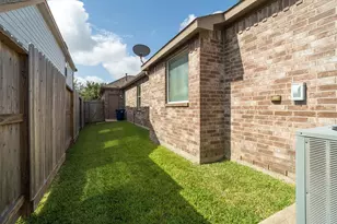 2875 Torano Cir, League City, TX 77573 - Photo 35