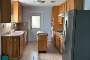 1808 Biovu Dr, Galveston, TX 77551 - Photo 7