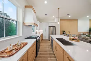 1106 Weiss St, Houston, TX 77009 - Photo 9
