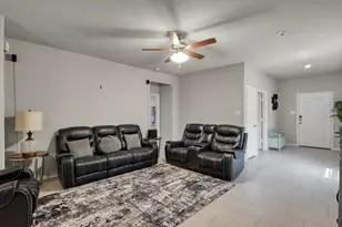 10707 Catclaw Ct, Tomball, TX 77375 - Photo 7