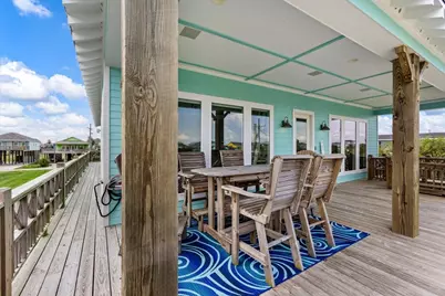 879 Wommack, Crystal Beach, TX 77650 - Photo 11