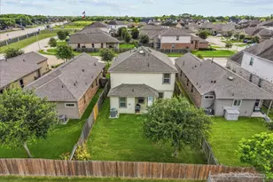 4114 W Bayou Maison Cir, Dickinson, TX 77539 - Photo 3