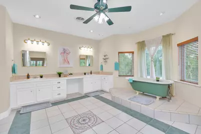 1730 Lakeshore Drive, Kingwood, TX 77339 - Photo 35