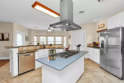 1730 Lakeshore Drive, Kingwood, TX 77339 - Photo 11