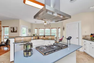 1730 Lakeshore Drive, Kingwood, TX 77339 - Photo 13