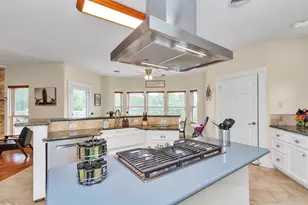 1730 Lakeshore Dr, Kingwood, TX 77339 - Photo 13