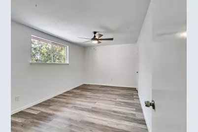 12710 Crow Valley Lane, Houston, TX 77099 - Photo 23