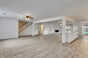 12710 Crow Valley Ln, Houston, TX 77099 - Photo 7