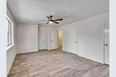 12710 Crow Valley Lane, Houston, TX 77099 - Photo 19