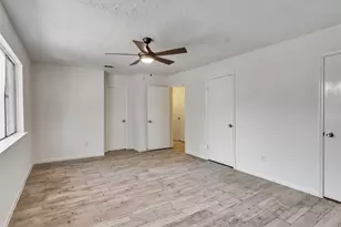 12710 Crow Valley Ln, Houston, TX 77099 - Photo 19