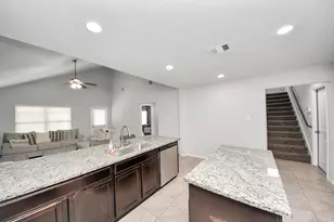 8126 Carillon Way, Rosharon, TX 77583 - Photo 15