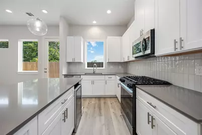 318 Charlock St Street, Houston, TX 77022 - Photo 23