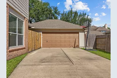 2376 Autumn Mist Lane, League City, TX 77573 - Photo 39