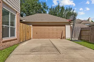 2376 Autumn Mist Ln, League City, TX 77573 - Photo 39