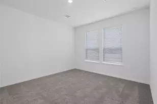 5619 Blackbird Ln, Hitchcock, TX 77563 - Photo 15