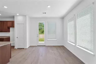 5619 Blackbird Ln, Hitchcock, TX 77563 - Photo 9
