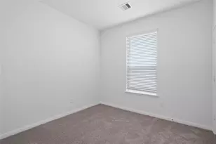 5619 Blackbird Ln, Hitchcock, TX 77563 - Photo 7