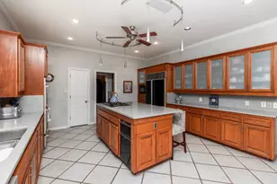 3 Bayou Bend, Beaumont, TX 77706 - Photo 9