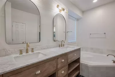 7130 Glenwood Drive, Sugar Land, TX 77479 - Photo 27