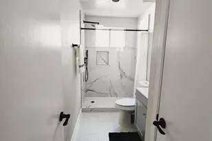 4741 E Ridge Creek Dr, Houston, TX 77053 - Photo 11