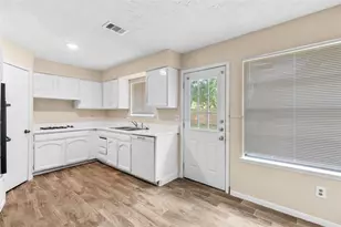 9603 Landry Blvd, Spring, TX 77379 - Photo 9