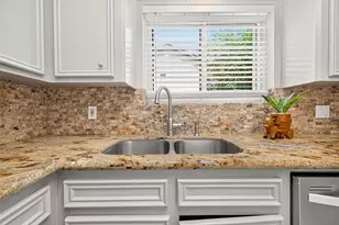 8326 Tiger Ln, Houston, TX 77040 - Photo 15