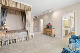 121 N Post Oak Ln, Houston, TX 77024 - Photo 27
