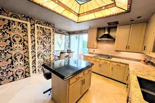 121 N Post Oak Ln, Houston, TX 77024 - Photo 7