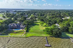 105 Mockingbird Ln, Seabrook, TX 77586 - Photo 1