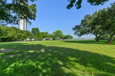 105 Mockingbird Lane, Seabrook, TX 77586 - Photo 25