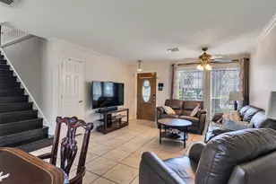 10811 Meadow Walk Ln, Houston, TX 77067 - Photo 5