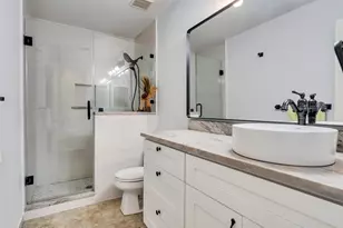 10811 Meadow Walk Ln, Houston, TX 77067 - Photo 23