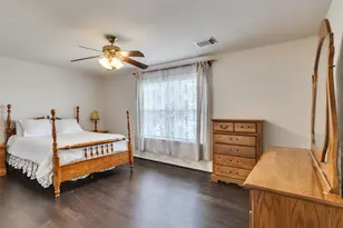 10811 Meadow Walk Ln, Houston, TX 77067 - Photo 15